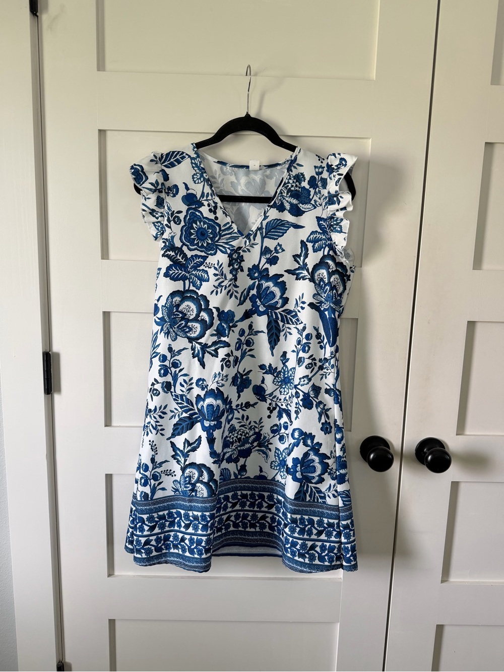 Sleeveless Blue Floral V-Neck Dress